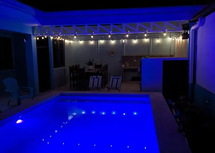 Casa Azul Tropical Poolside Oasis In